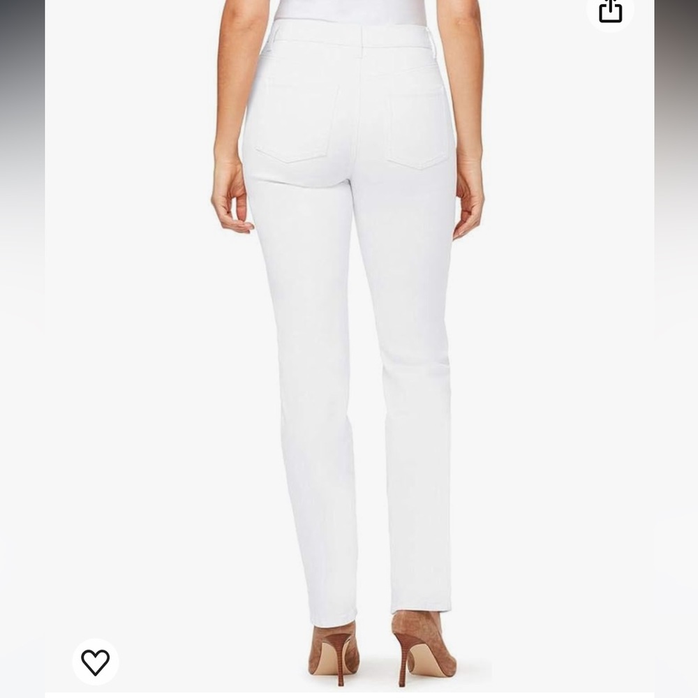 NWT Gloria Vanderbilt Women's Amanda Classic Rise Tapered Jean - Picture 3 of 10